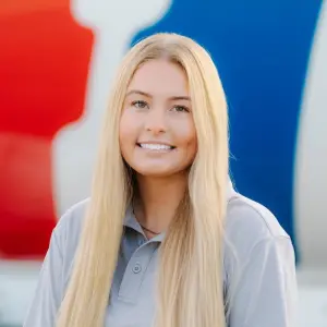 Headshot for Caitlin Scearce